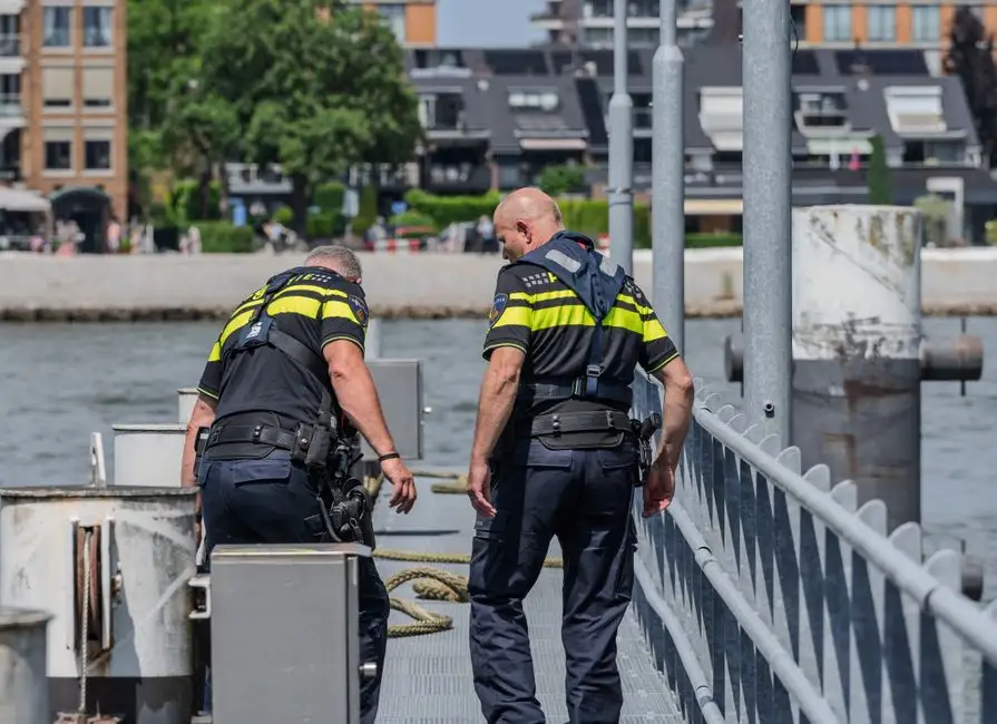 Policja apeluje: bezpieczny wypoczynek nad wodą to podstawa
