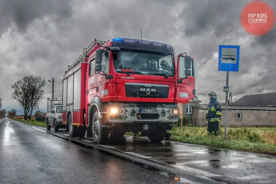 Kolizja dwóch ciężarówek na A2. Utrudnienia w ruchu w kierunku Warszawy