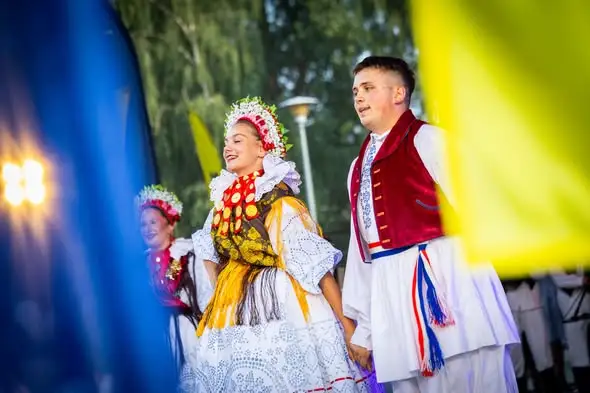 Festiwal folkowy w Łowiczu: barwne widowisko i wielki finał już w niedzielę