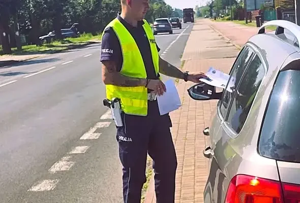 Łowiccy policjanci podsumowali akcję „Zapnij pasy” – sprawdzali foteliki i pasy