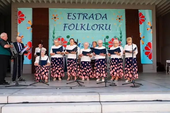 Jubileuszowa Estrada Folkloru w Zdunach: 150 artystów i Targi Sztuki Ludowej