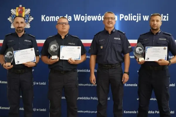 Sukces policjanta z Łowicza w wojewódzkim turnieju służby dyżurnej