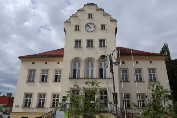 Zmiana godzin otwarcia urzędu w Domaniewicach od 1 września