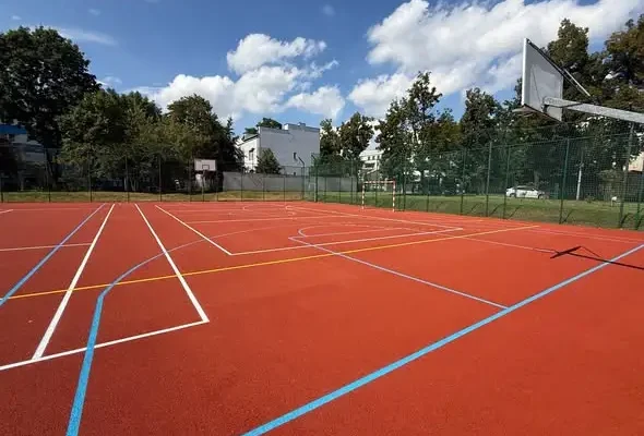 Odnowiono boisko przy Szkole Podstawowej nr 1 w Łowiczu