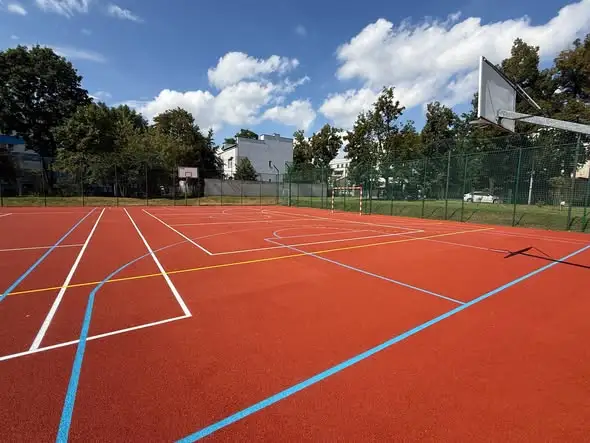 Odnowiono boisko przy Szkole Podstawowej nr 1 w Łowiczu