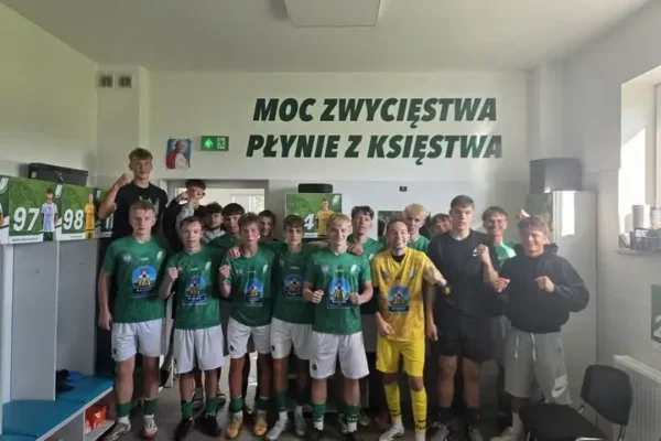 Pelikan II Łowicz rozgromił Błękitnych Dmosin 11:0