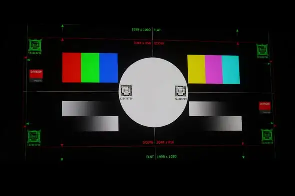 Kino Fenix w Łowiczu z nową maskownicą ekranu