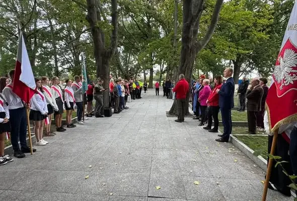 Rocznica walk w Kompinie: mieszkańcy i PTTK uczcili pamięć żołnierzy 1939 roku