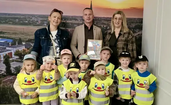 Przedszkolaki z Nowych Zdun odwiedziły nową siedzibę urzędu gminy