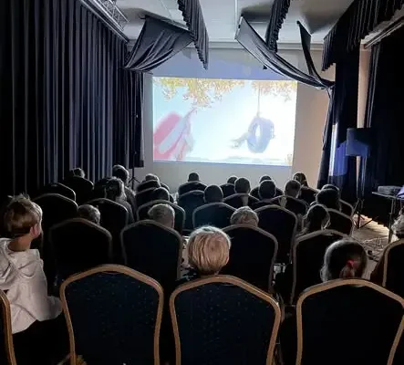 Dzień Przedszkolaka w Domaniewicach: dzieci obejrzały „Toy Story 5”