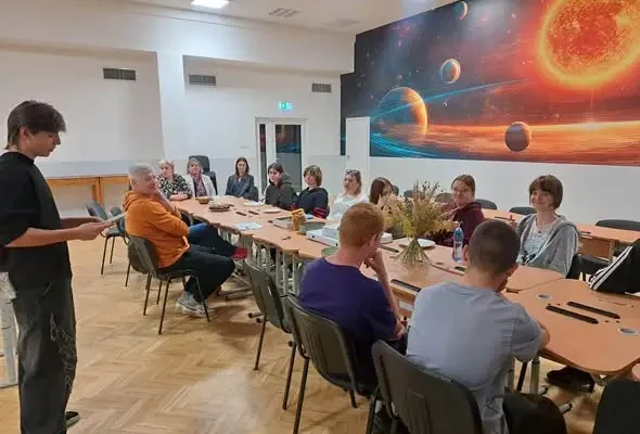 Wybory, integracja i pizza – tak wyglądał dzień w Bursie Samorządu Województwa Łódzkiego