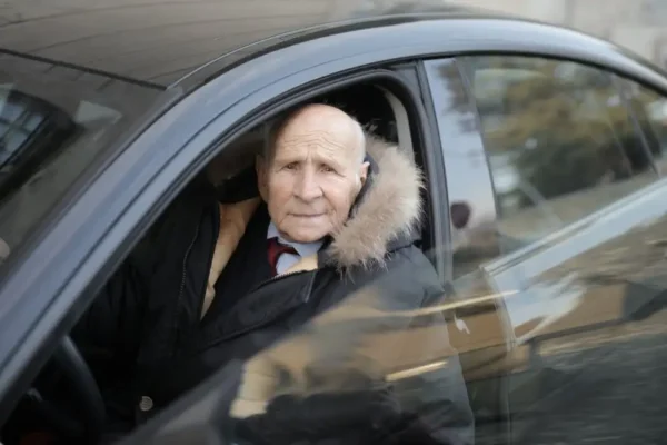 Bezpieczni 60+: rusza ogólnopolska akcja dla seniorów na drodze